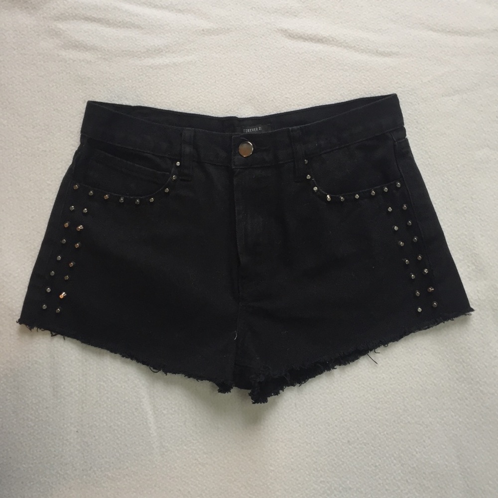 2 for $10🔥F21 Studded Shorts